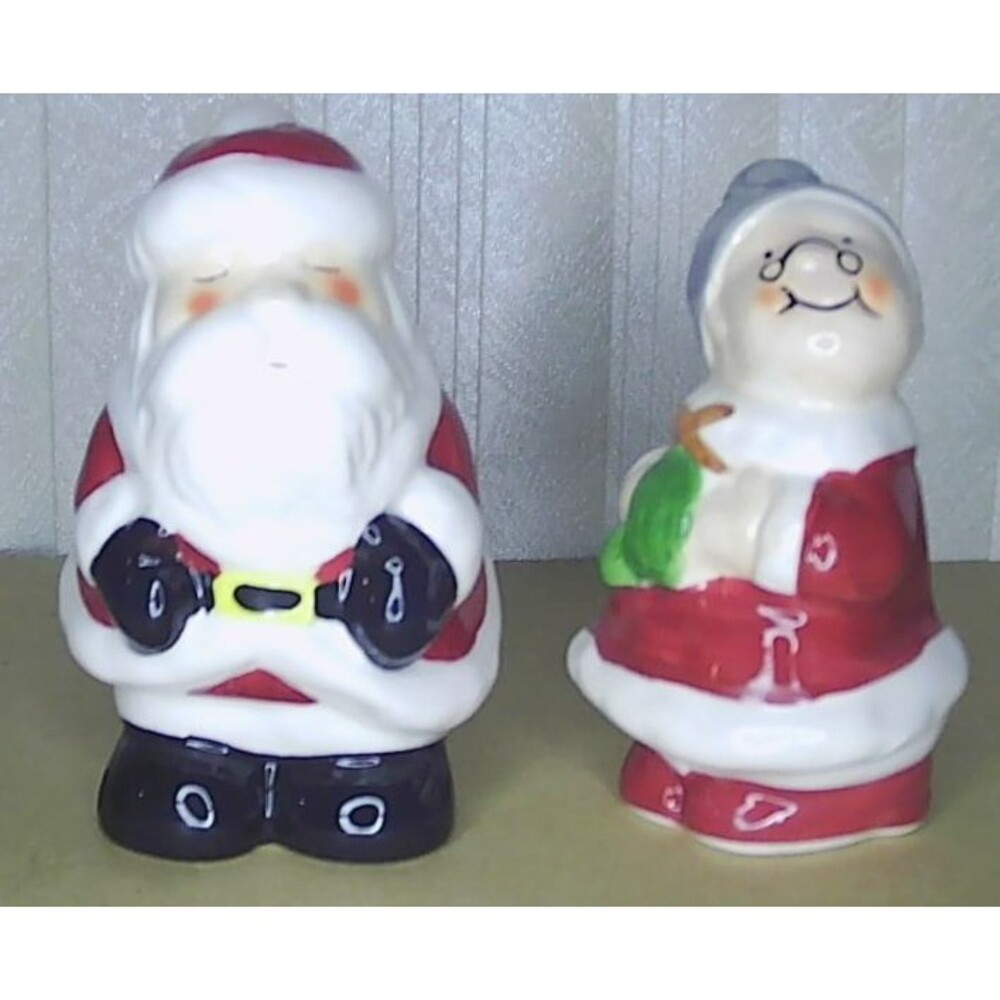 Santa Claus Salt & Pepper Shakers Christmas